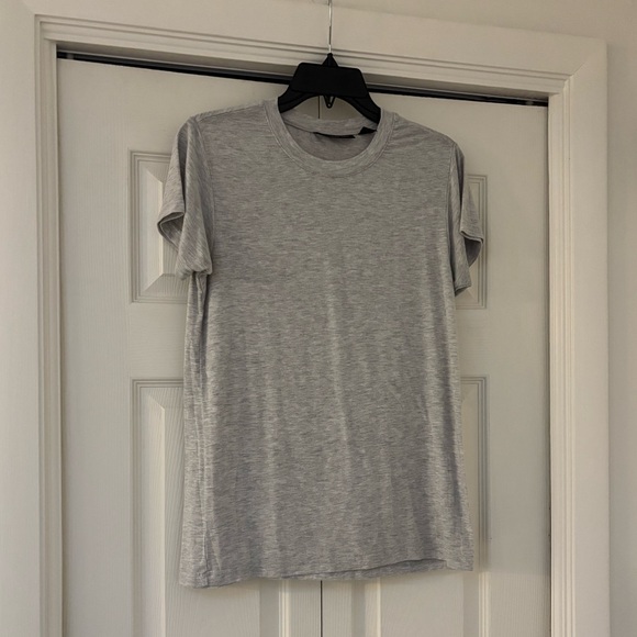 SOMETHING NAVY Easy Tee in Heather Gray Short Sleeve Tee - Picture 3 of 9